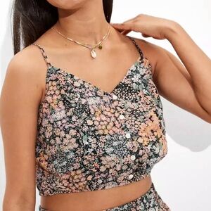 American Eagle Cute Floral Crop Top